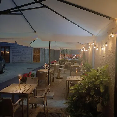 Couette-café Al Vecchio Corso 4*