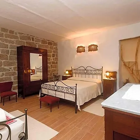Al Vecchio Corso 4* 滕皮奥保萨尼亚
